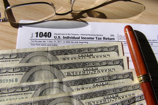 Personal Income Taxes Ver5 © Chris Potter (CC BY 2.0) https://www.flickr.com/photos/86530412@N02/8265019539/ Personal Income Taxes Ver5