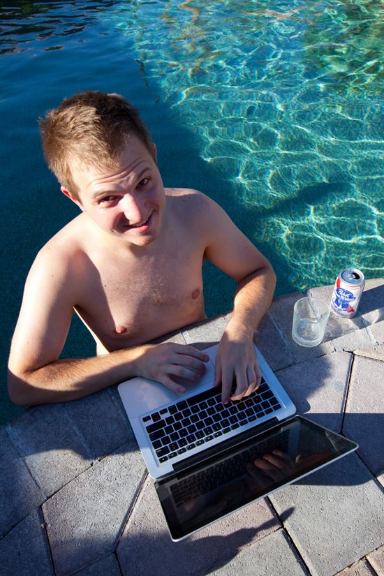 vudu telecommuting © pinguino k (CC BY 2.0) https://www.flickr.com/photos/pinguino/6024590309/ vudu telecommuting