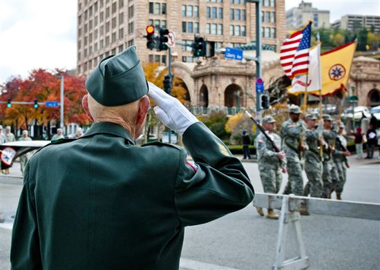 A Veteran's salute © The U.S. Army (CC BY 2.0) https://www.flickr.com/photos/soldiersmediacenter/6343590279/ A Veteran's salute