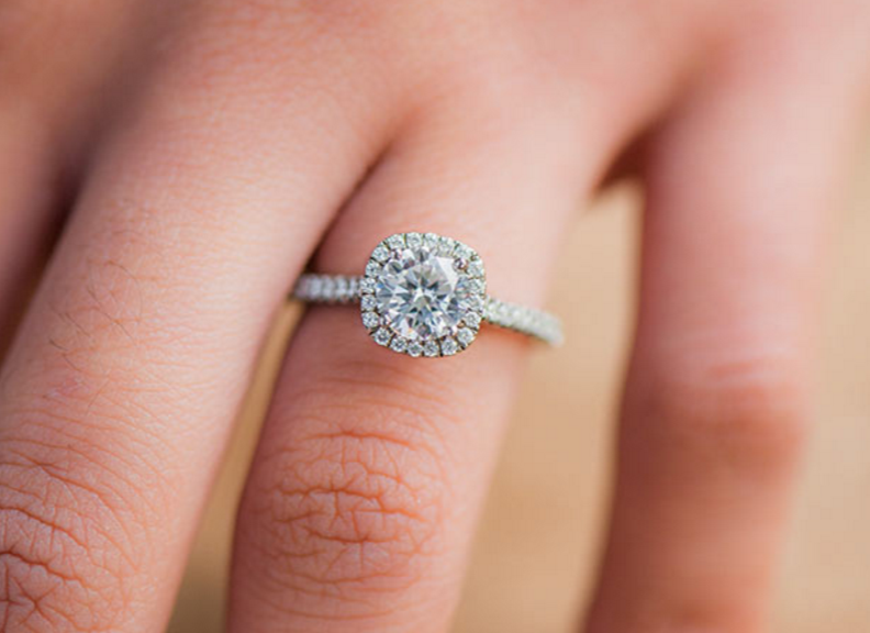 Halo Engagement Rings Cheap And Trendy What S The Catch